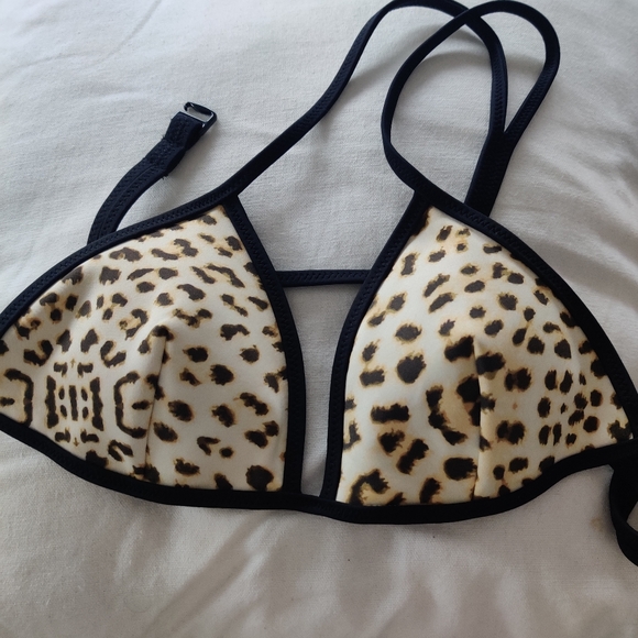 VICTORIA'S SECRET|| LEOPARD PRINT BIKINI TOP SIZE XS - Picture 11 of 11